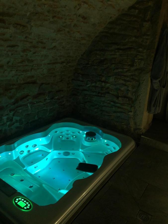 Jaccuzi & Spa Des Caves Stanislas Нанси Екстериор снимка